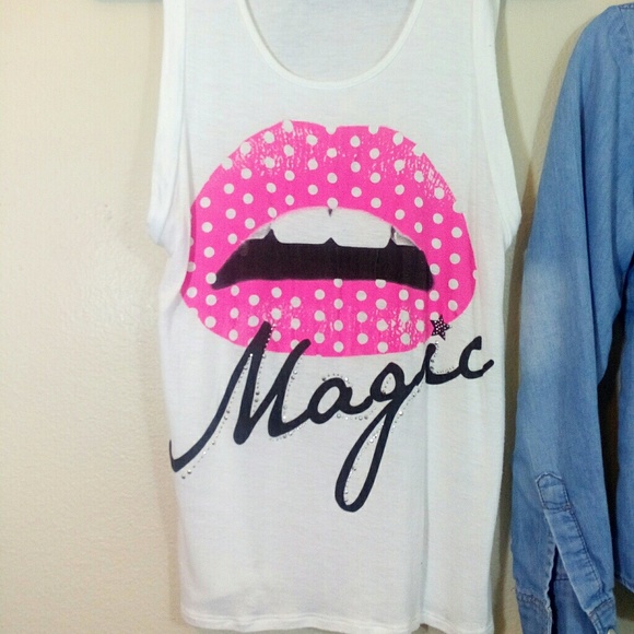 bundled 2 tops - Picture 4 of 5